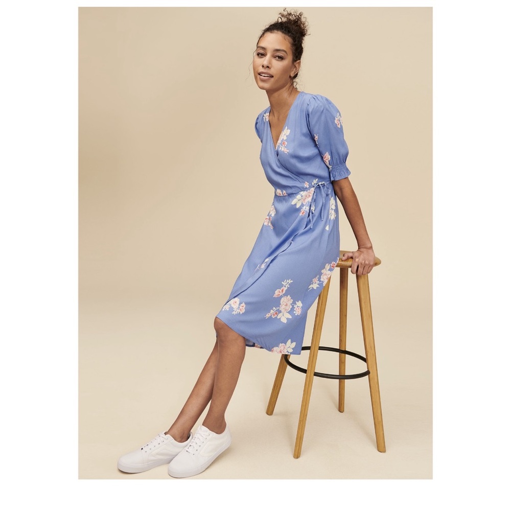 Time and Tru blue floral wrap dress